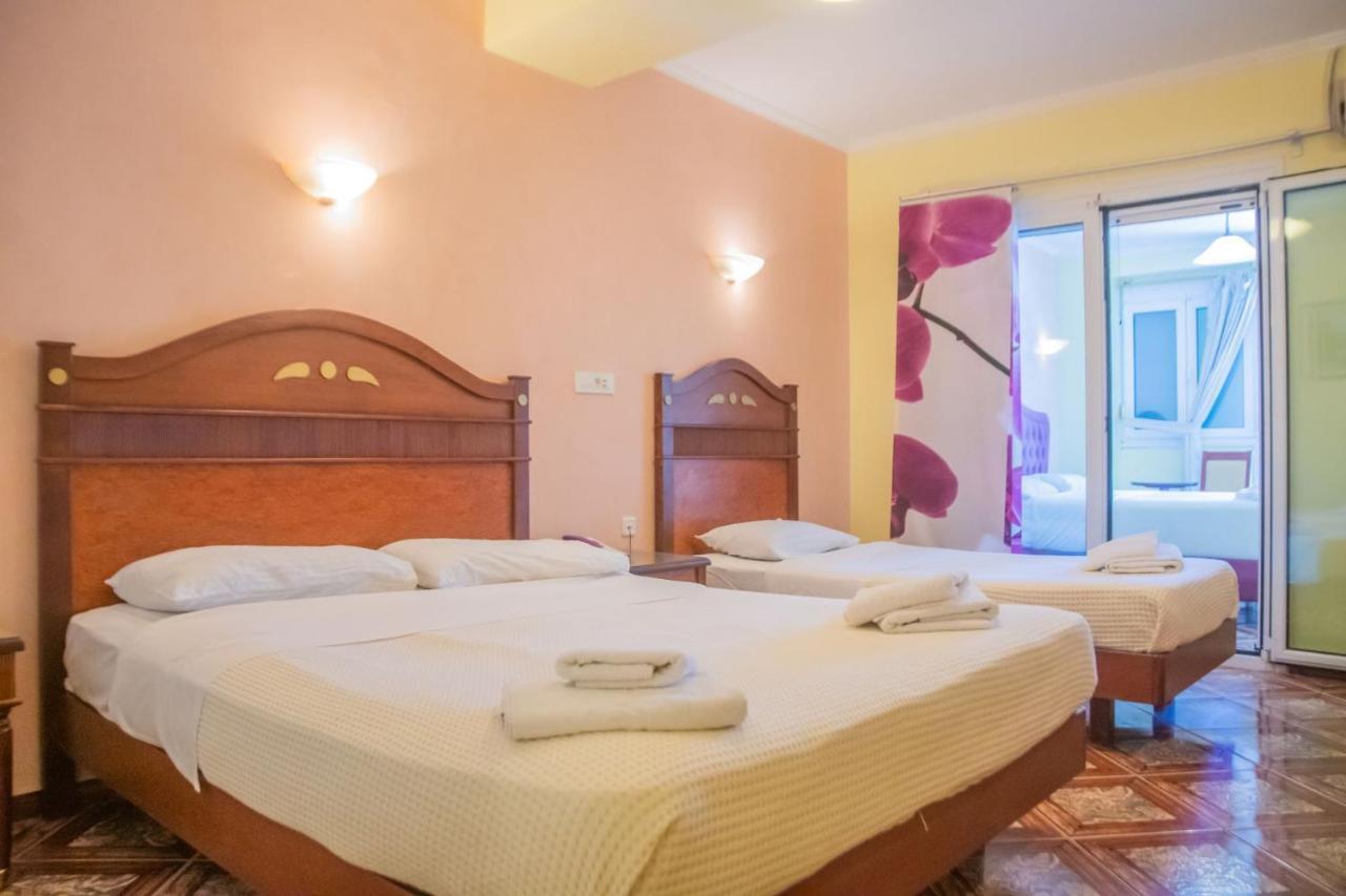 Hotel Astoria Igoumenitsa Bagian luar foto