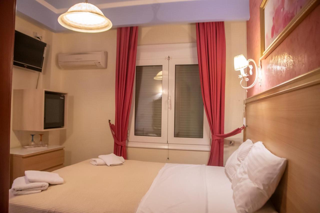 Hotel Astoria Igoumenitsa Bagian luar foto