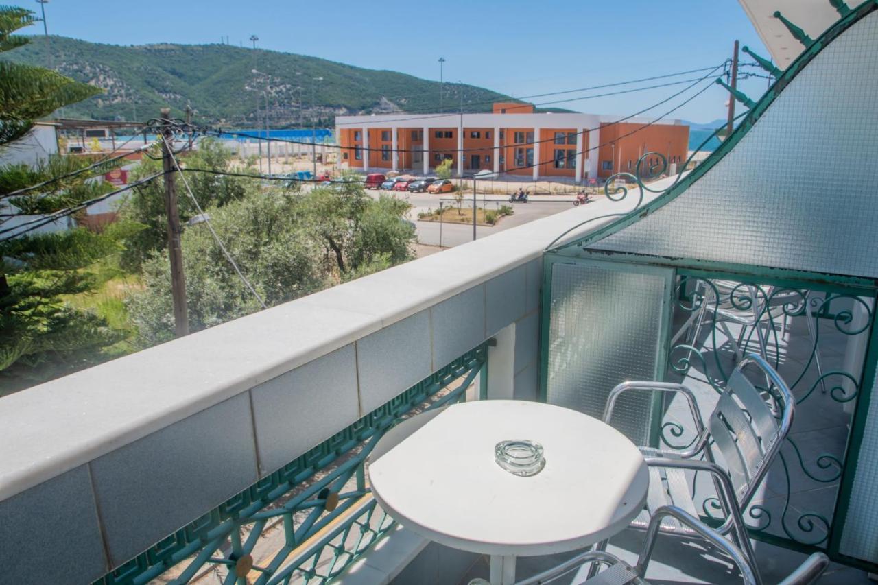 Hotel Astoria Igoumenitsa Bagian luar foto