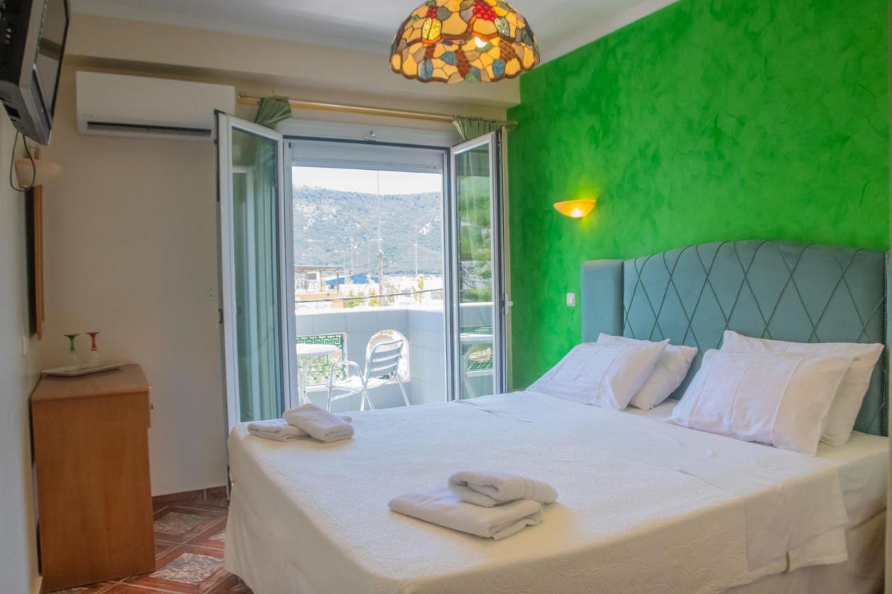 Hotel Astoria Igoumenitsa Bagian luar foto