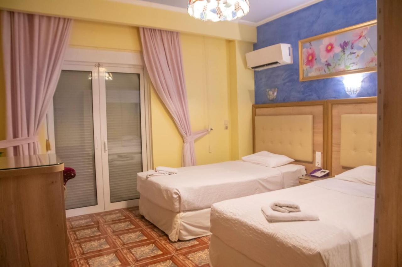 Hotel Astoria Igoumenitsa Bagian luar foto