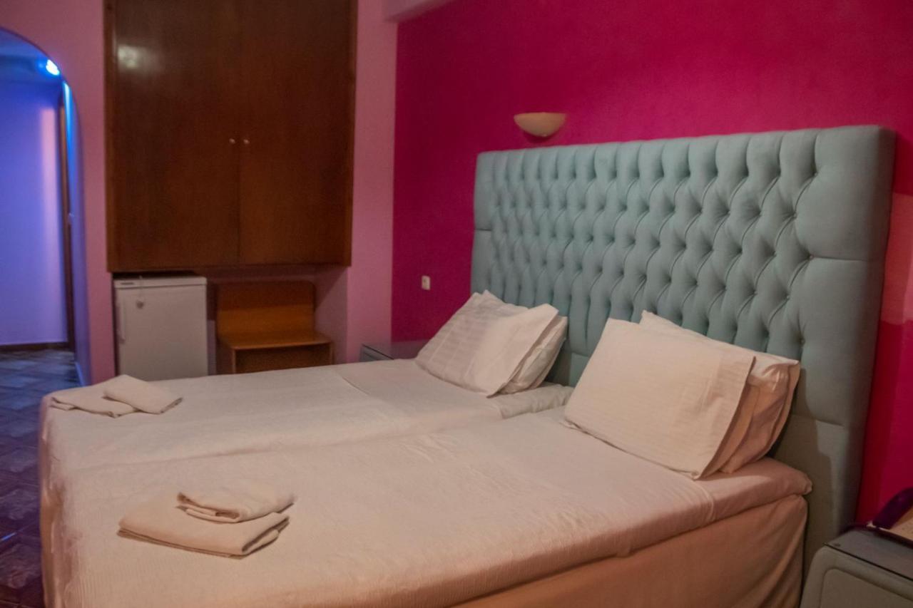 Hotel Astoria Igoumenitsa Bagian luar foto