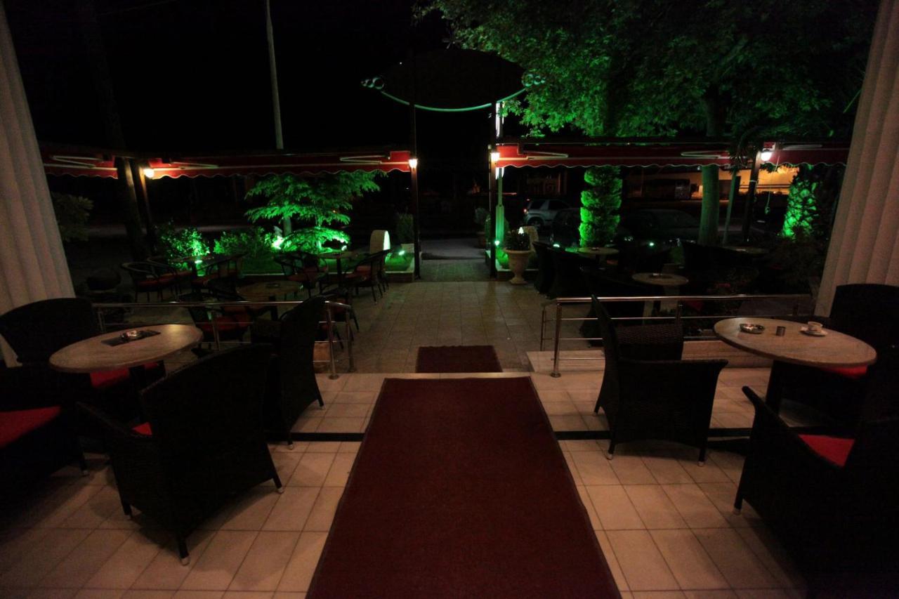 Hotel Astoria Igoumenitsa Bagian luar foto