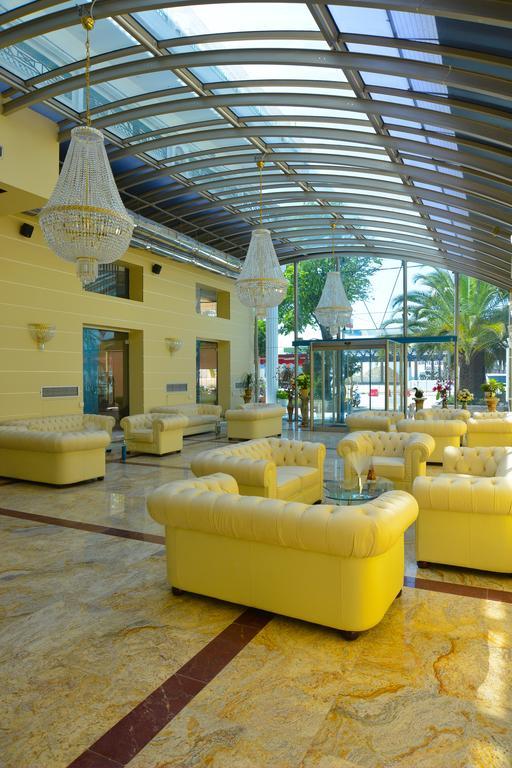 Hotel Astoria Igoumenitsa Bagian luar foto